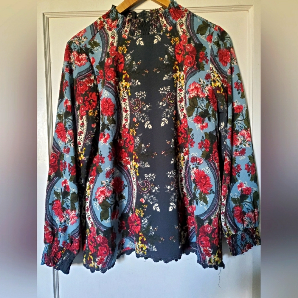 Beautiful Floral Bohemian Style Top 🌺